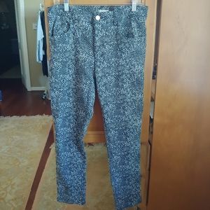 ERIC Jenny Jeans Black & White Snake Skin Pattern Size 12